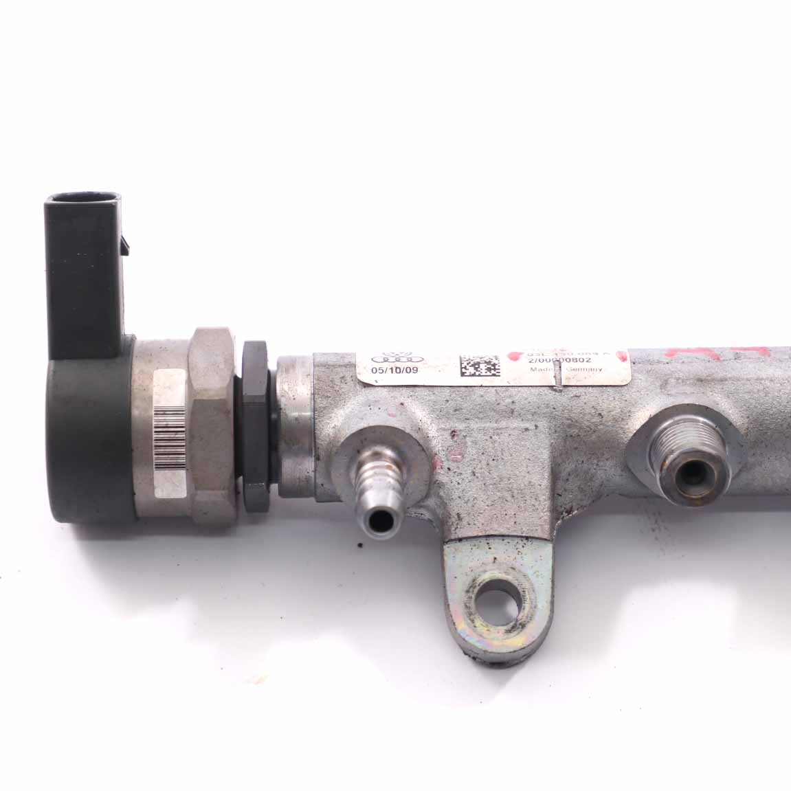 Audi A4 B8 A5 8T Q5 8R 2.0 TDI Diesel Fuel Injector Rail Line 03L130089A