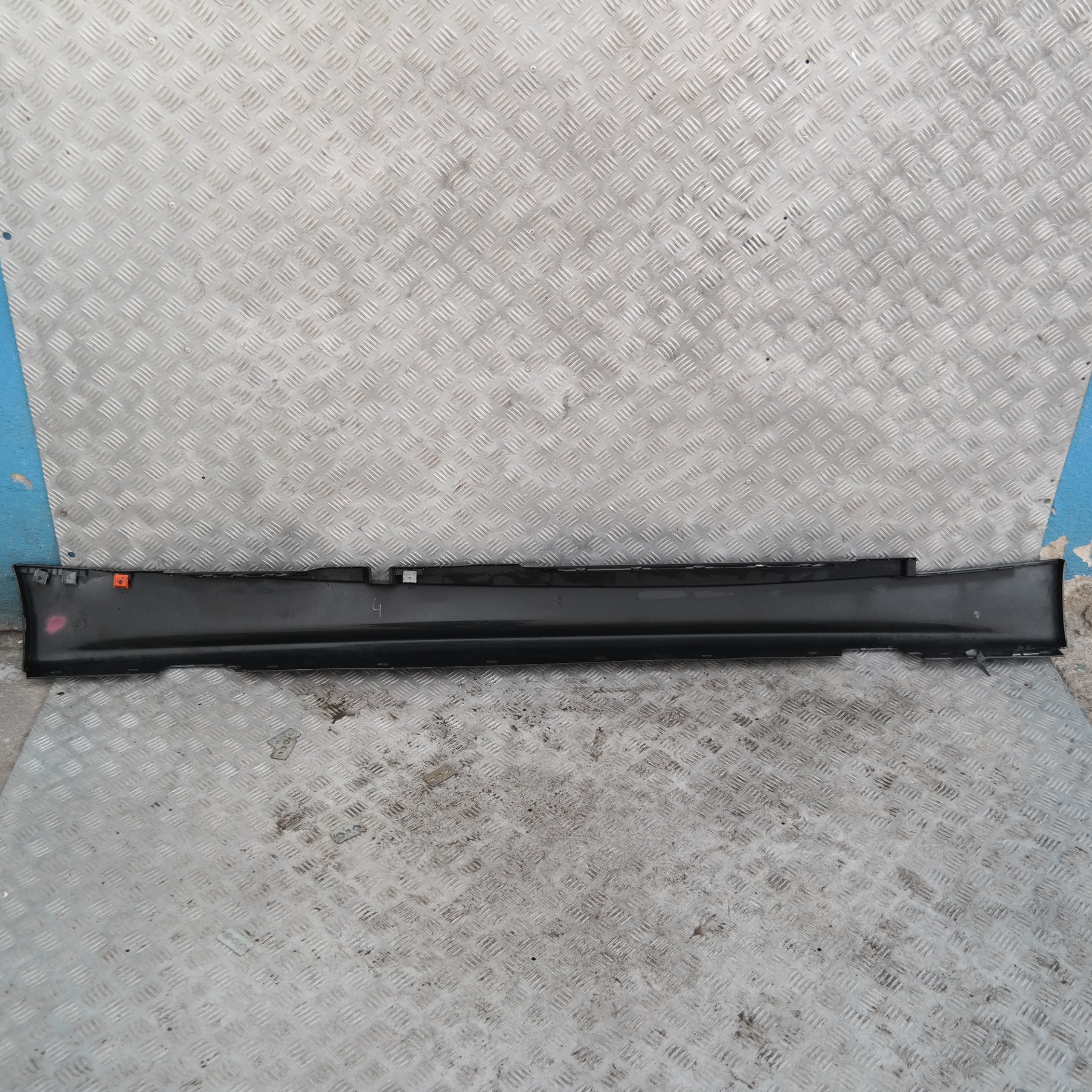 BMW 1 E87 Bas de Porte Couverture Seuil a Gauche Mousseux Graphite Metallise