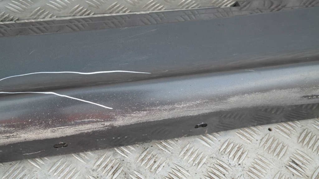 BMW 1 E87 Bas de Porte Couverture Seuil a Gauche Mousseux Graphite Metallisee