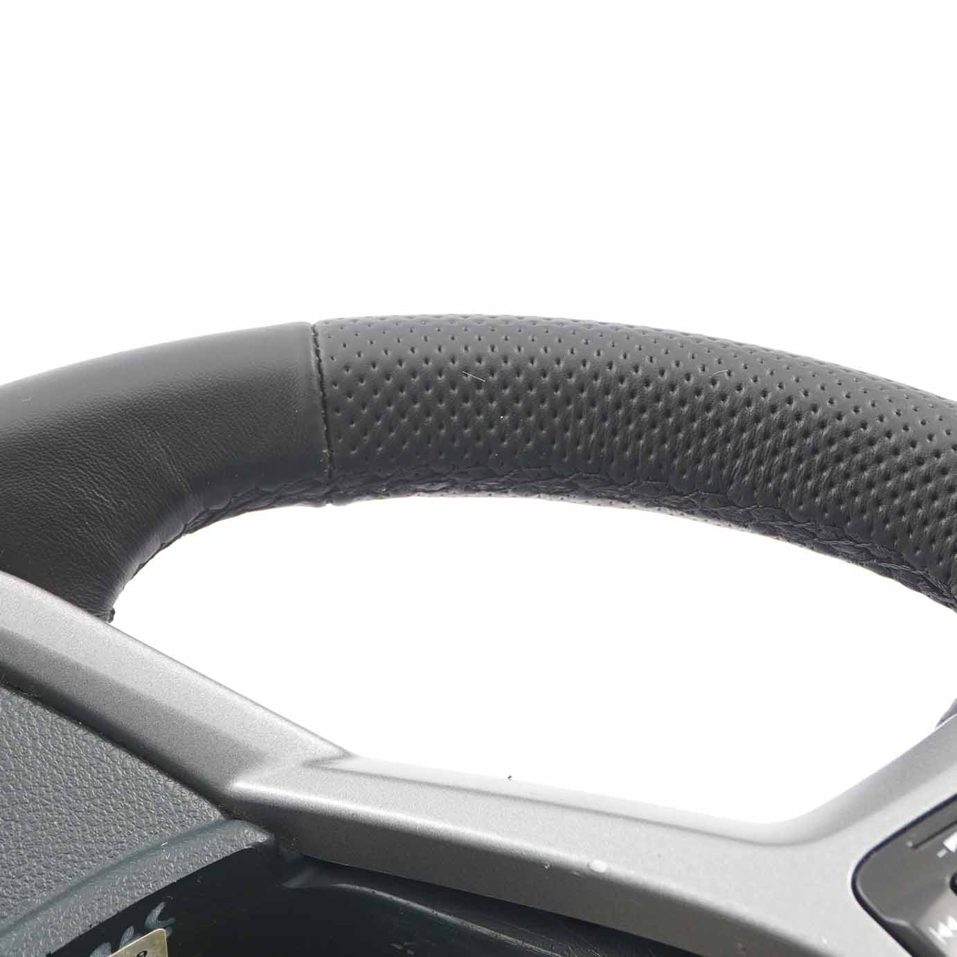 Ford Fiesta MK7 NEW Black Leather Steering Wheel Multifunction 1734600