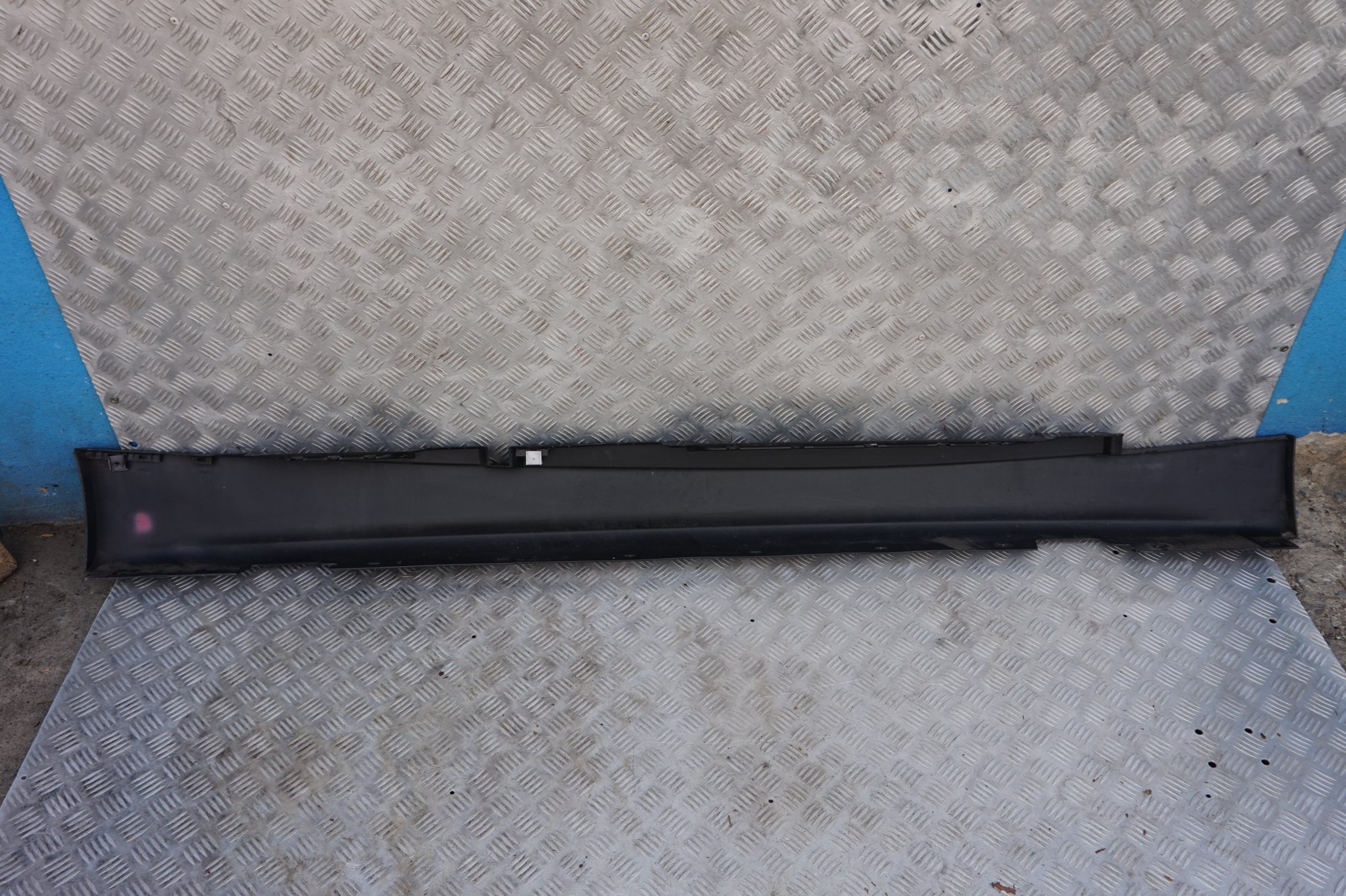 BMW 1 E87 Bas de Porte Couverture Seuil a Gauche, Noir