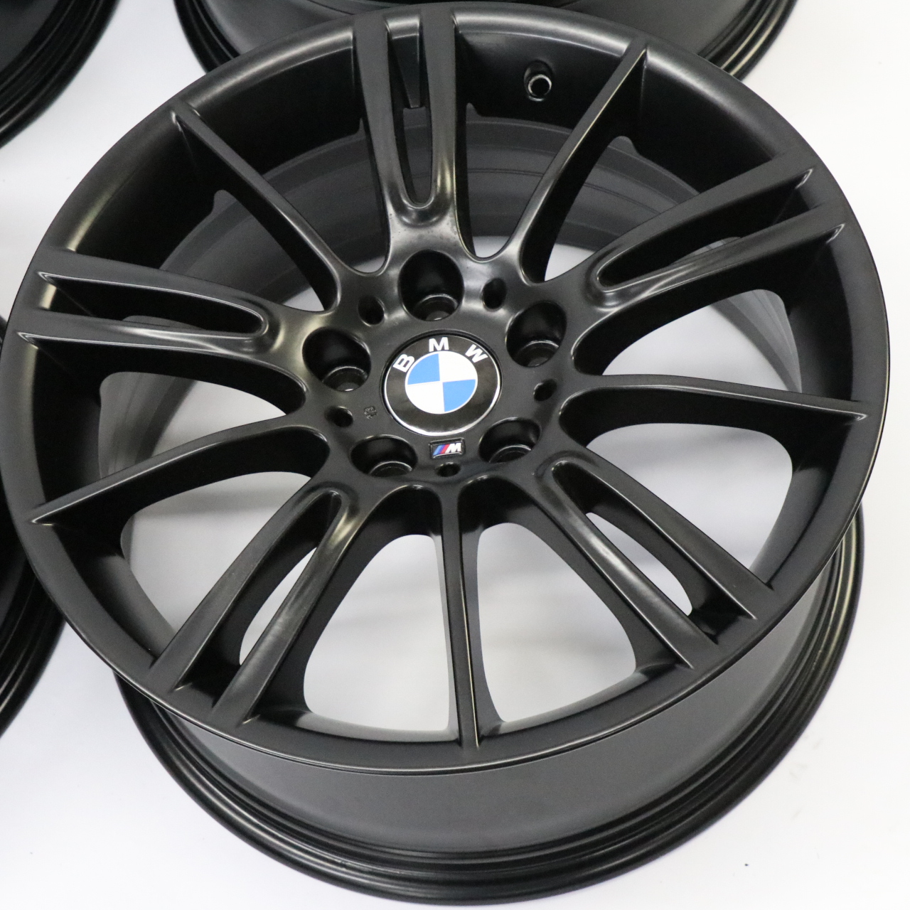 BMW E90 E91 E92 E93 Set complet 4x jante noire 18" M Spider Spoke 193