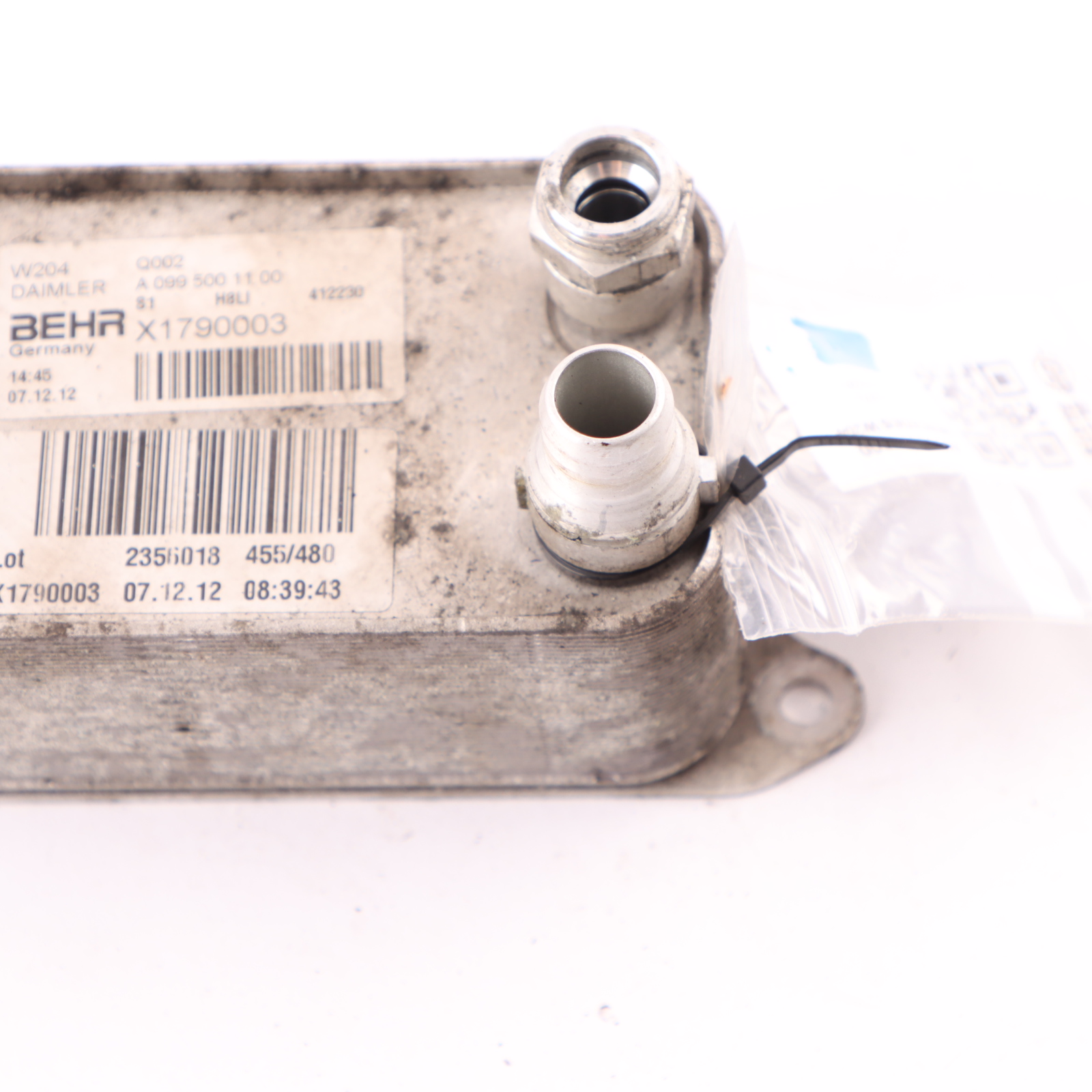 Echangeur Mercedes W204 W212 OM642 Refroidisseur d'huile diesel A6421800165