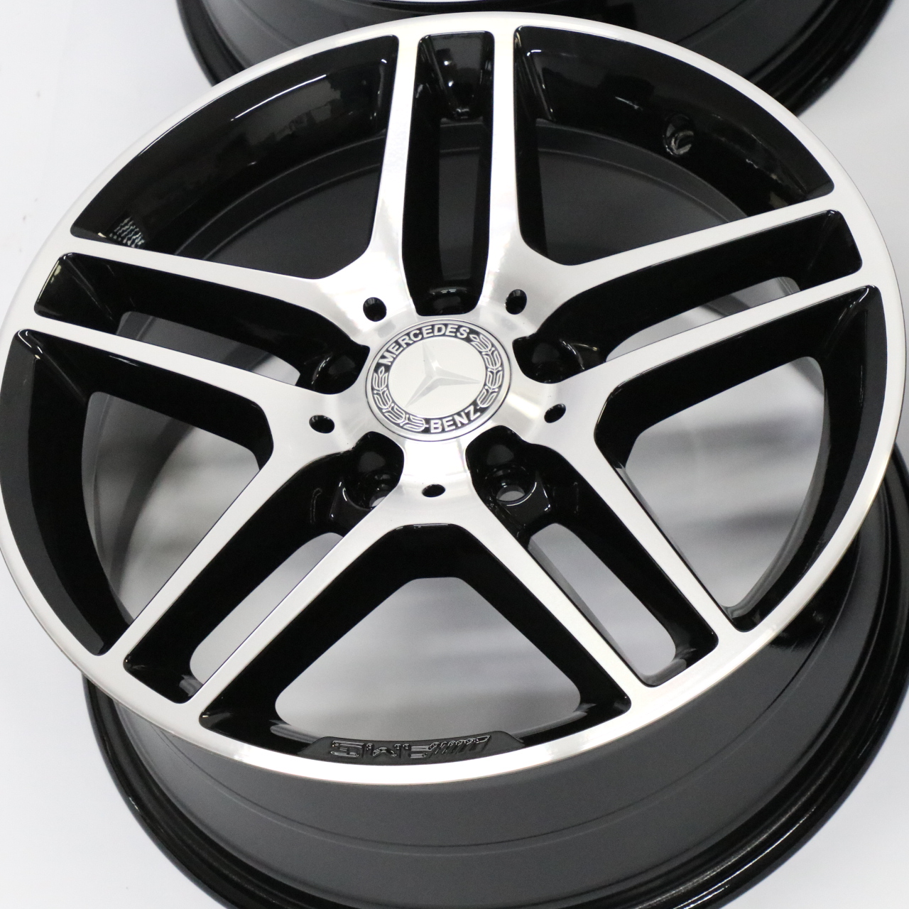 Mercedes W204 AMG Set Complet 4x Jante Alliage 17" 5 Double Spoke