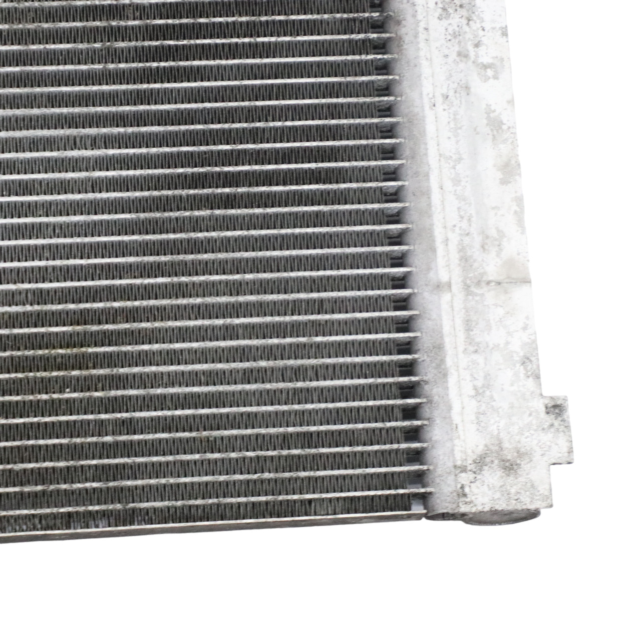 Mercedes W639 Climatisation Refroidissement Radiateur Condenseur A/C A6398350470