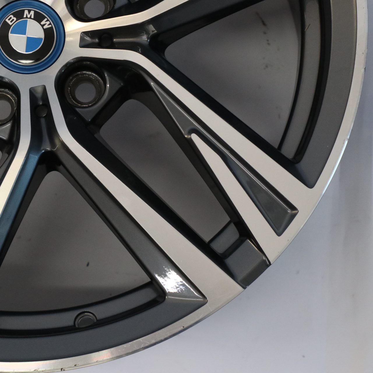 BMW 4 i4 G26 Jante Alliage 18" 8,5J ET:36 Double Rayon 853 6896768