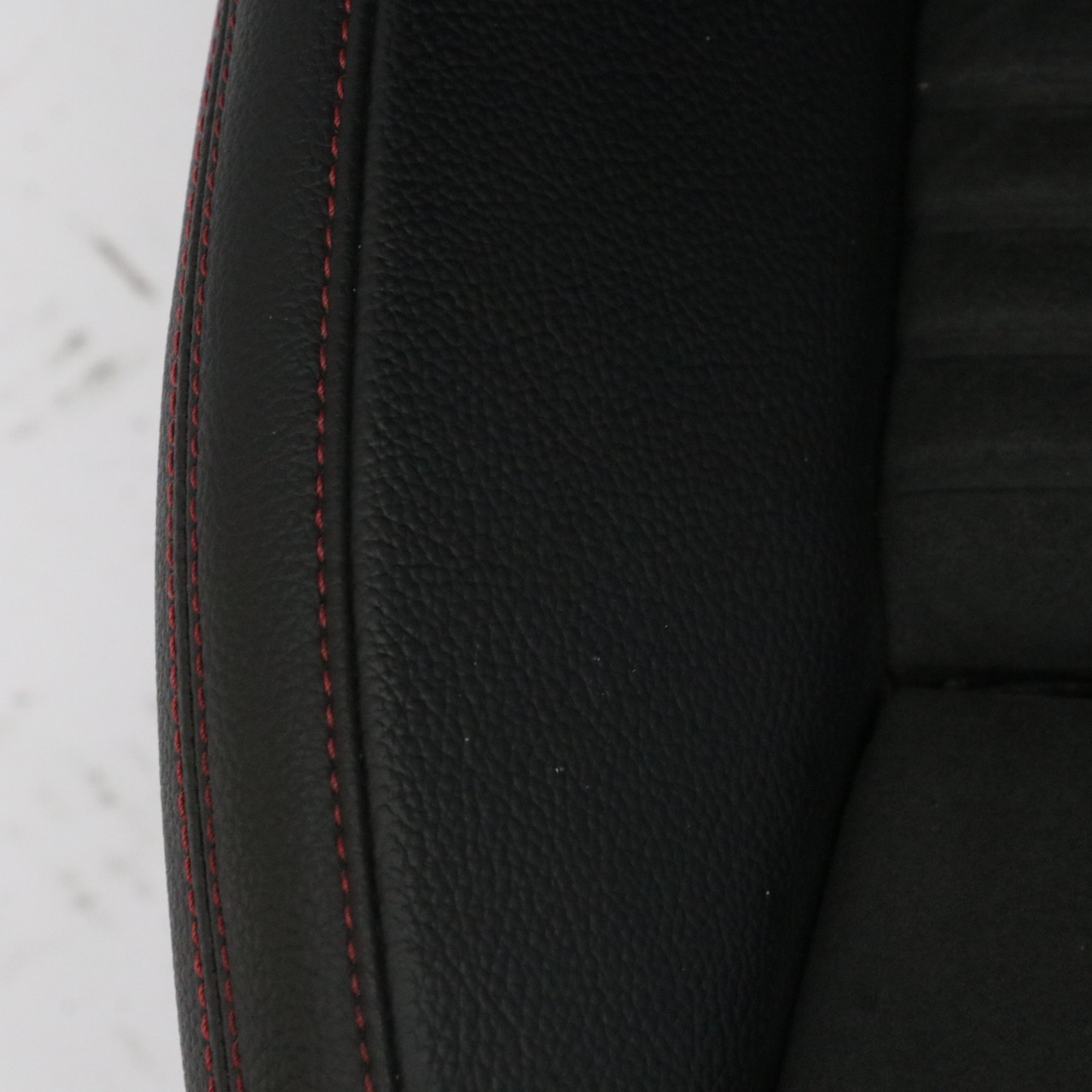 Siège Avant Mercedes W176 Sport Gauche Tissu Cuir Fil Rouge