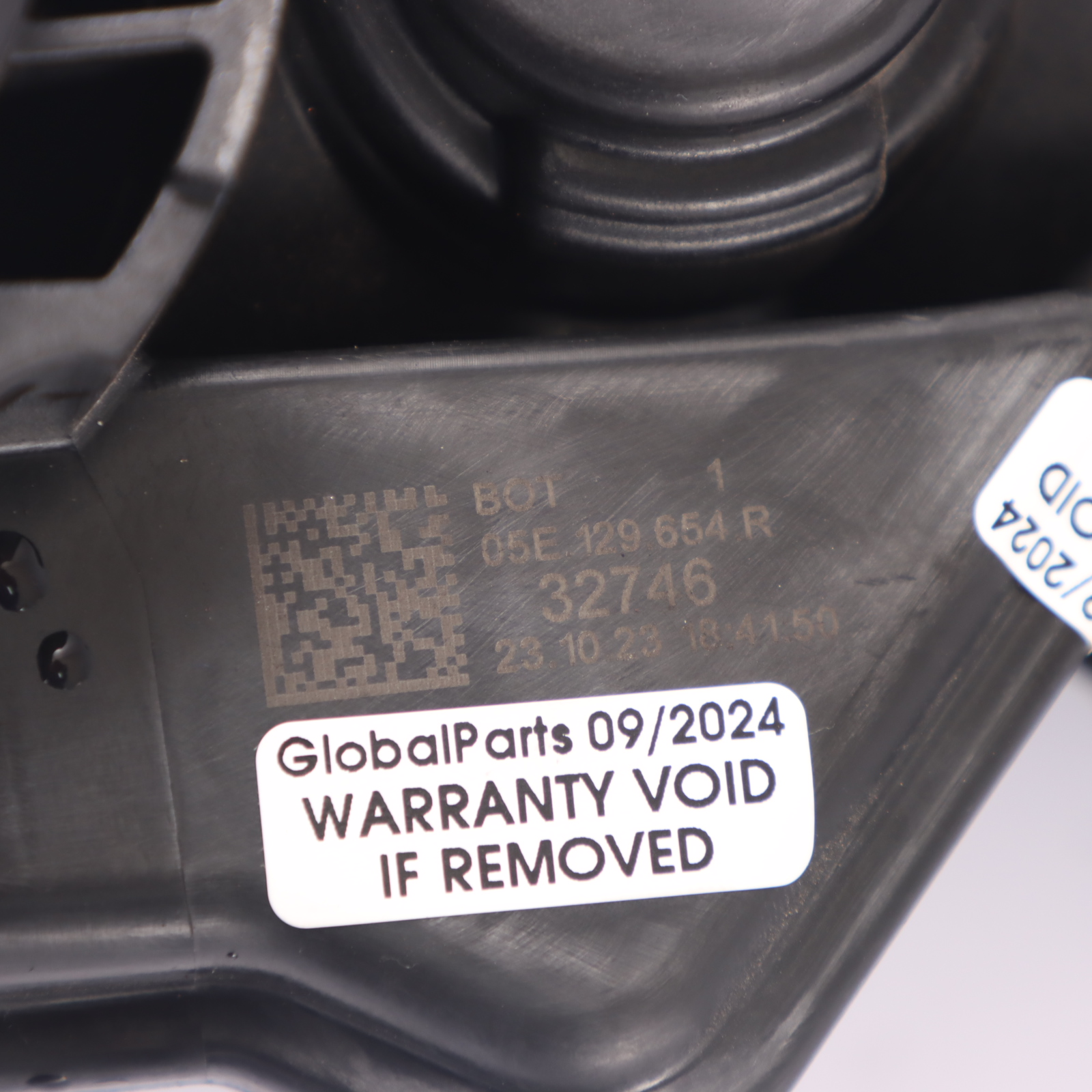 VW Golf 8 1.5 eTSI Turbo Conduit d'admission d'air d'amortissement 05E129654R