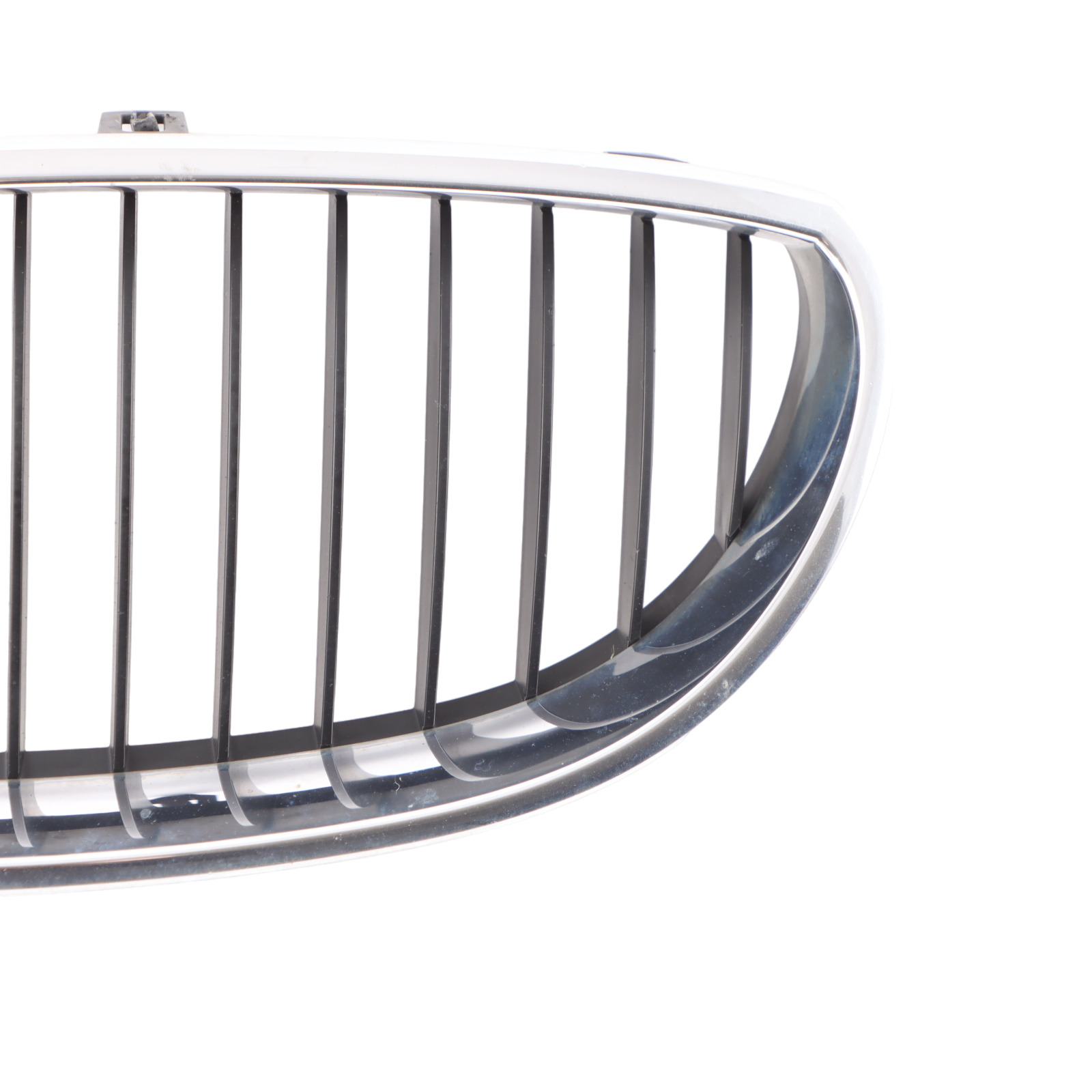 BMW E60 E61 LCI Grille d'entree d'air gauche chromee 7065701