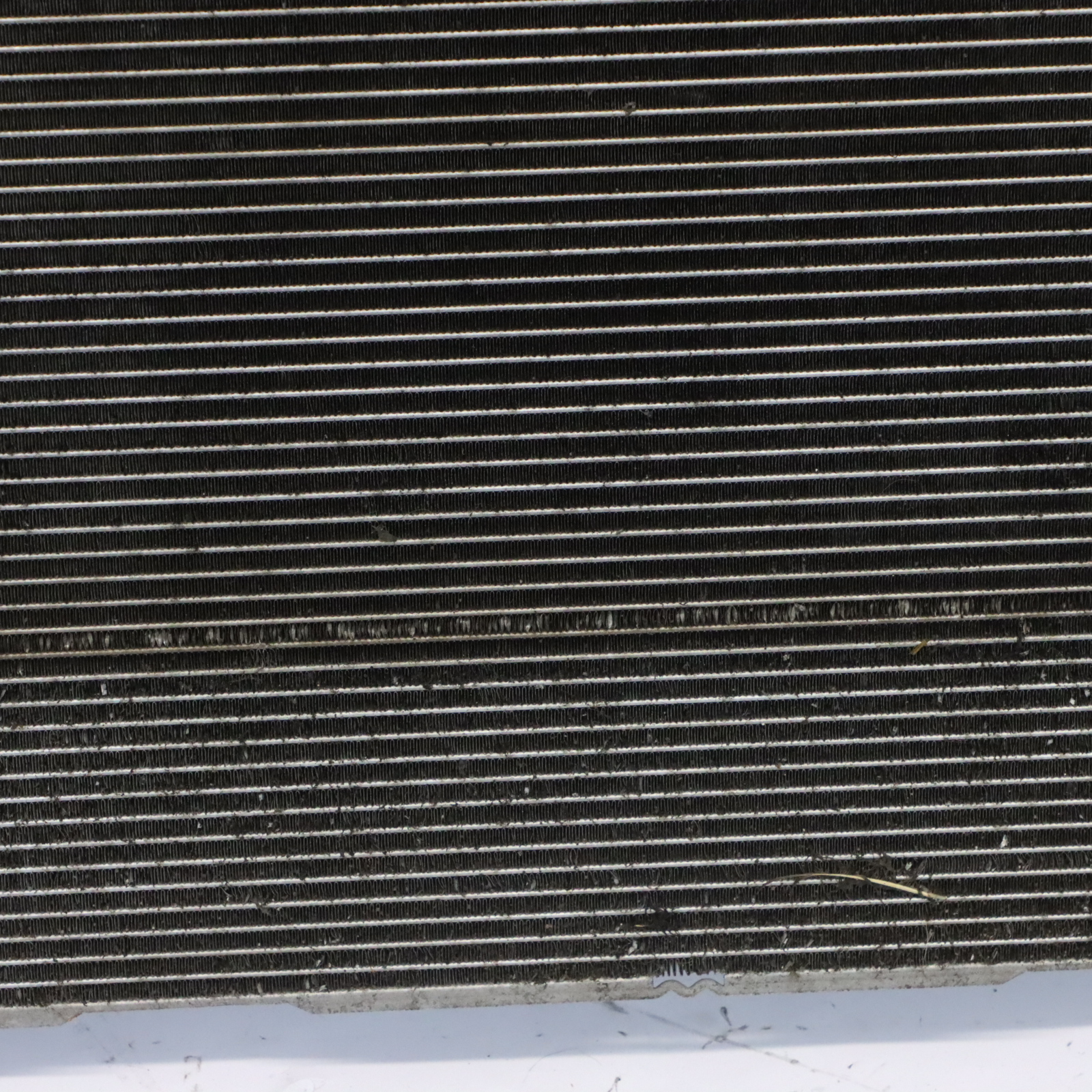 Audi A4 B8 2.0 TDI Moteur Refroidissement Radiateur Intercooler 8K0121251T