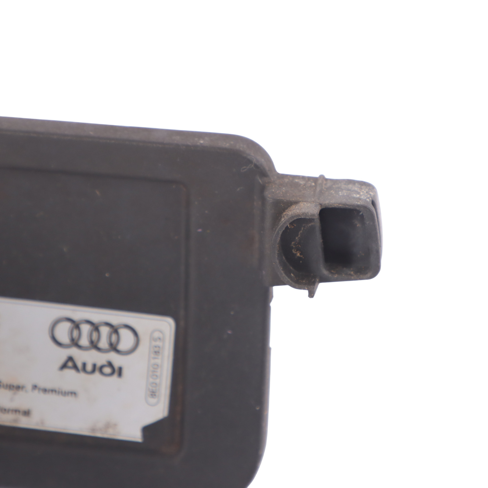 Audi A4 B8 Pot de Remplissage de Carburant Insérer boîtier entourer 8K0809999A