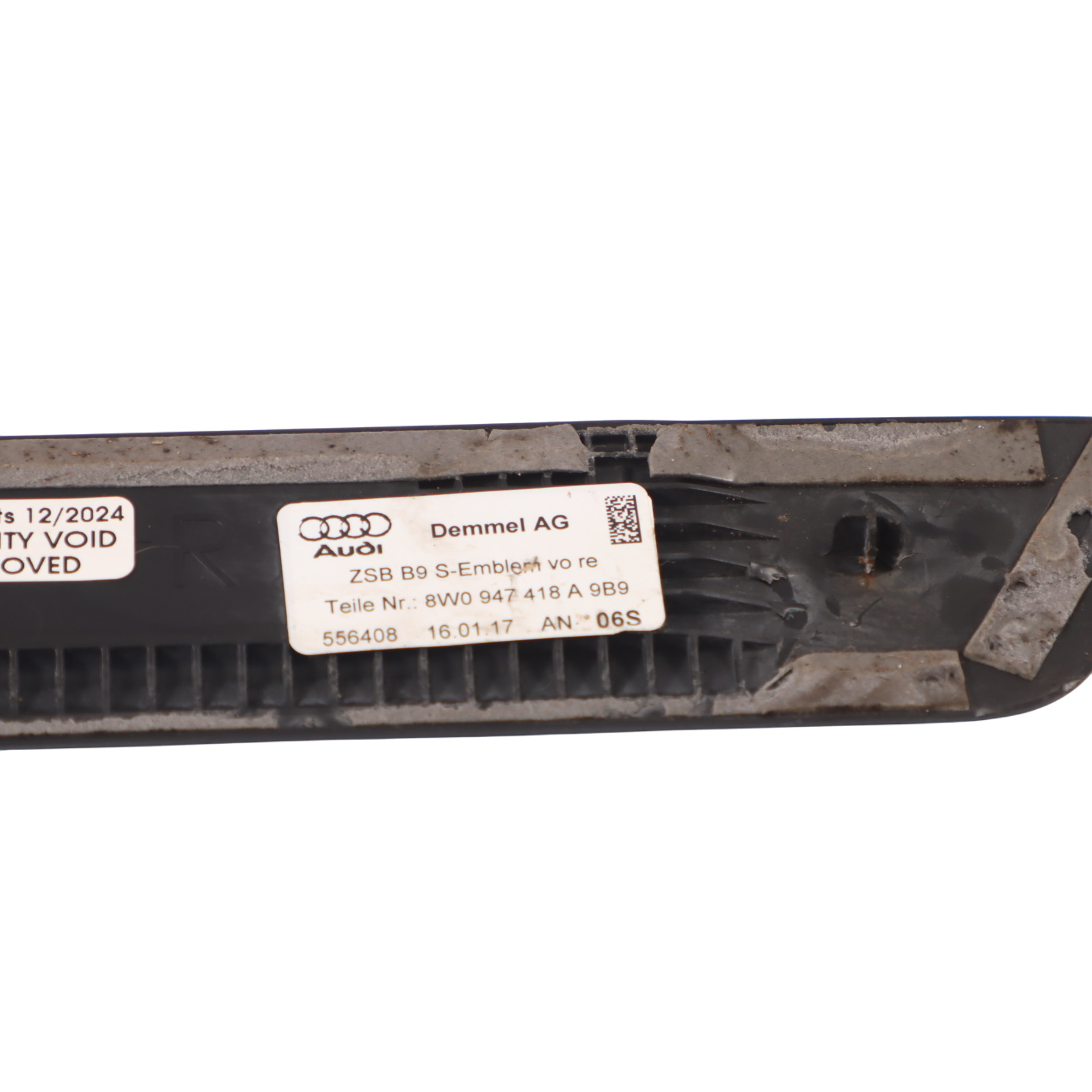 Audi A4 B9 Plaque de seuil avant droite 8W0947418A