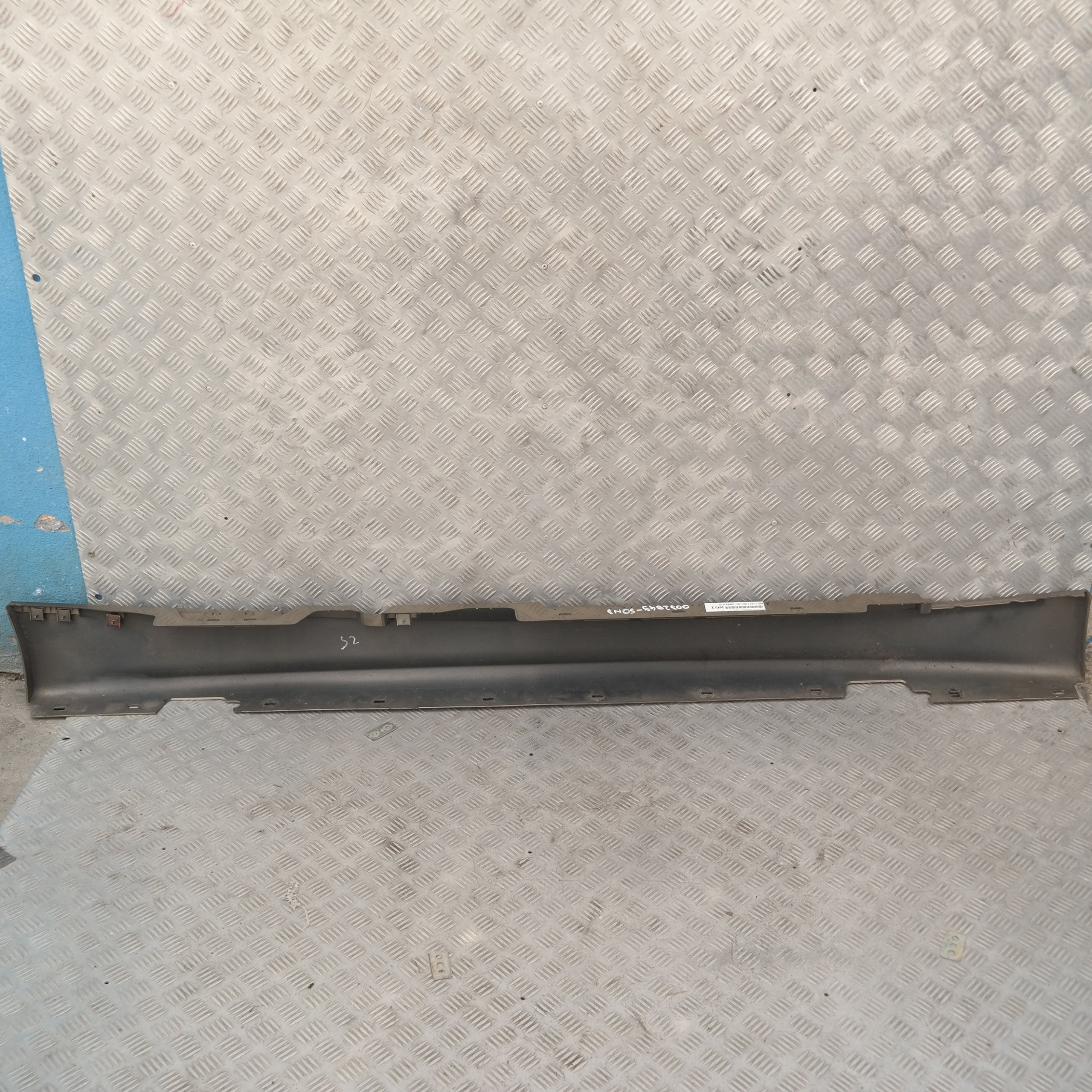 BMW 1 3 E87 Bas de Porte Couverture Seuil a Gauche Sonora Metallique A23