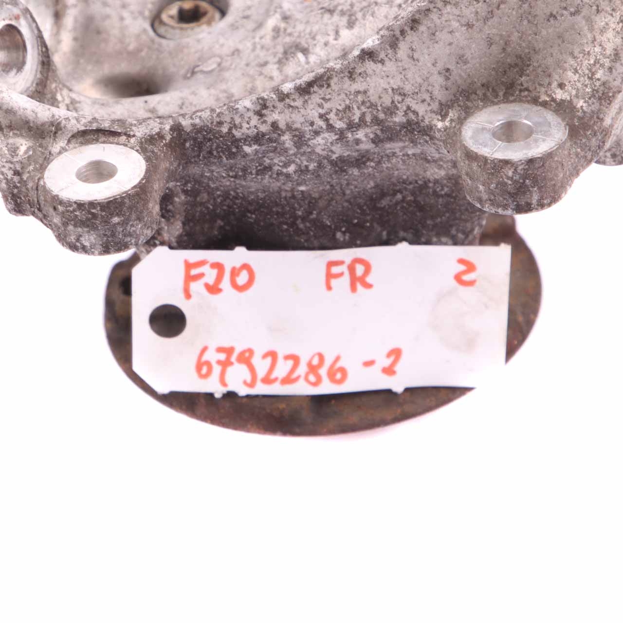 BMW F20 F22 Moyeu de suspension de l'essieu avant droit du porte-roue 6792286