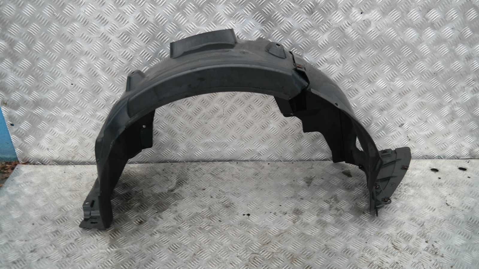 BMW 1 Series E81 E87 Cover Wheel Arch Housing Front Right O/S Complete