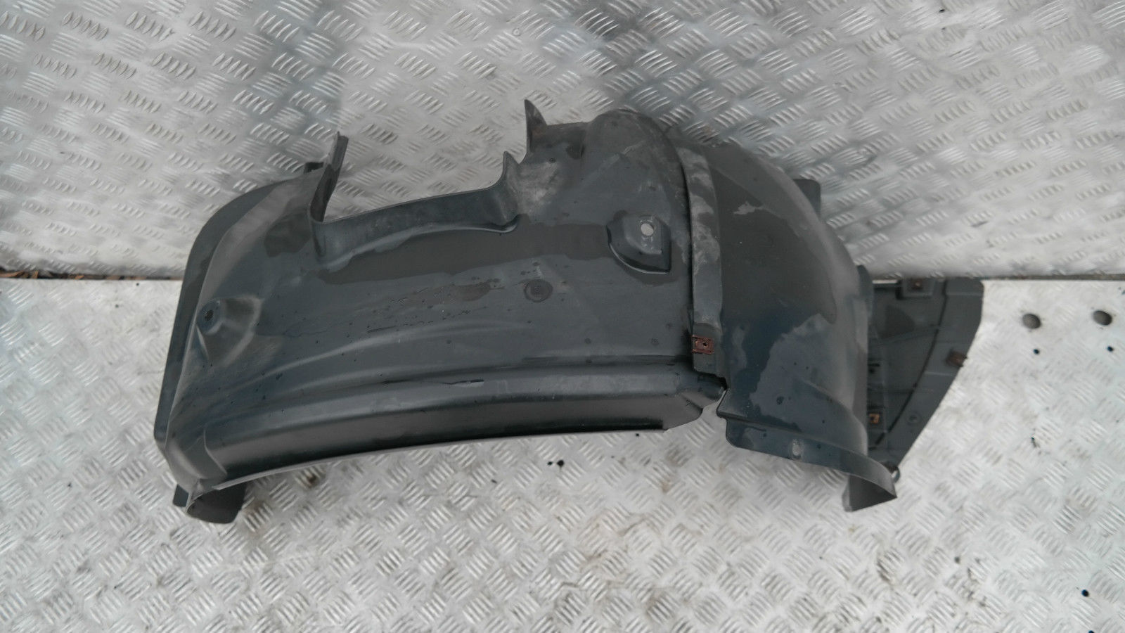 BMW 1 Series E81 E87 Cover Wheel Arch Housing Front Right O/S Complete