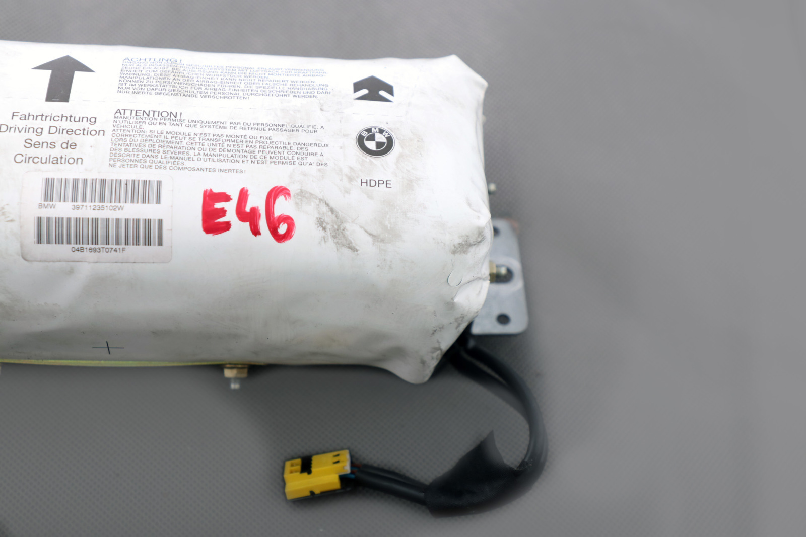 BMW E46 Front Air Module For Passenger Side 7112351