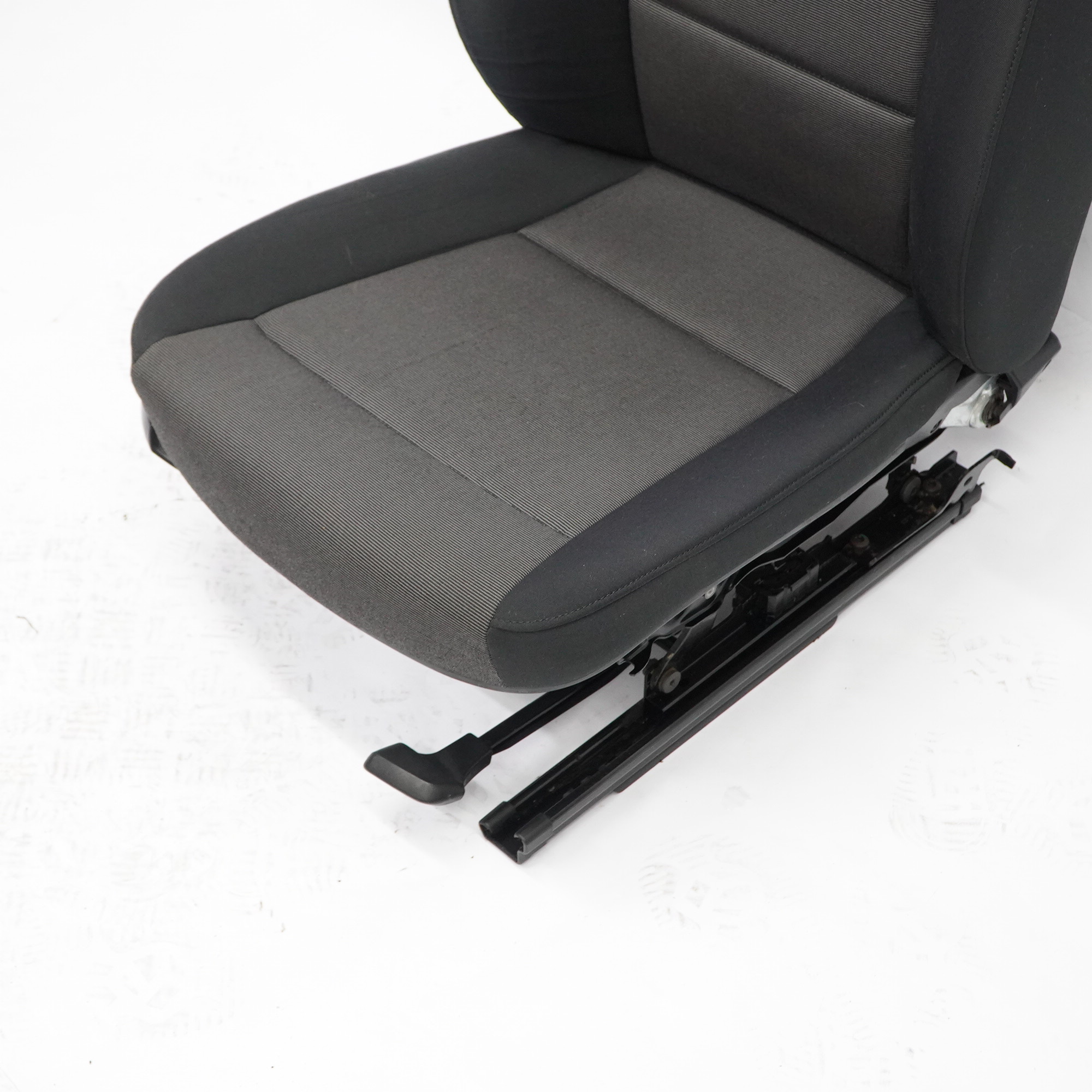 BMW E87 Front Right O/S Seat Cloth Fabric Moiré / Anthracite Interior