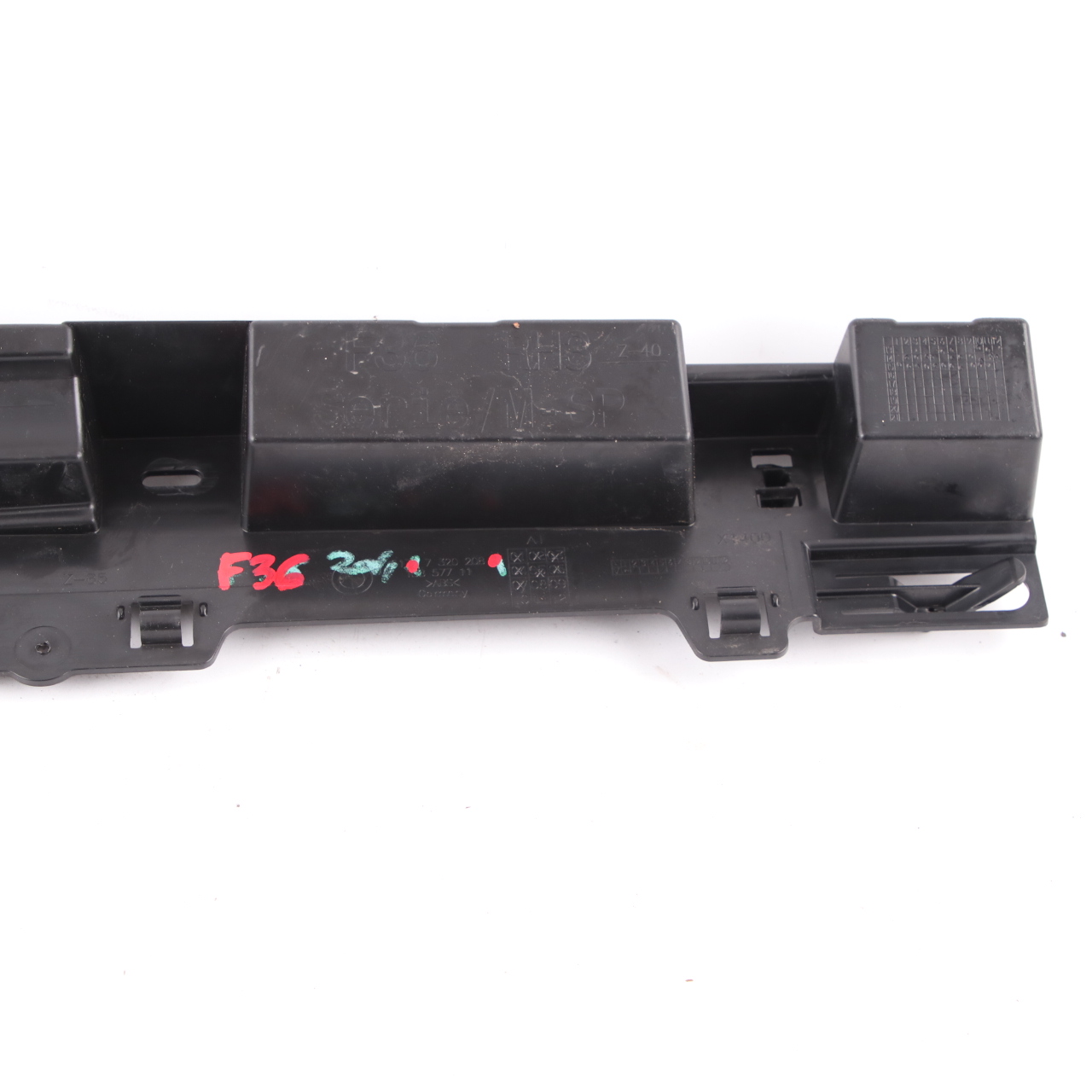 BMW F36 Support de Jupe de Bordure de Bas de Caisse Latéral Droit  RH3 7320208