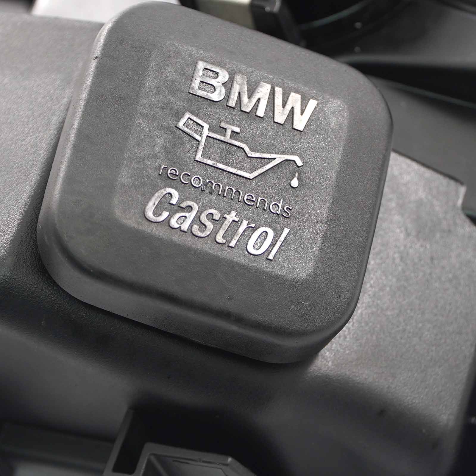 BMW X5 E53 E60 E63 E65 N62 Engine Cyl 1-4 Couvre culasse 7522151