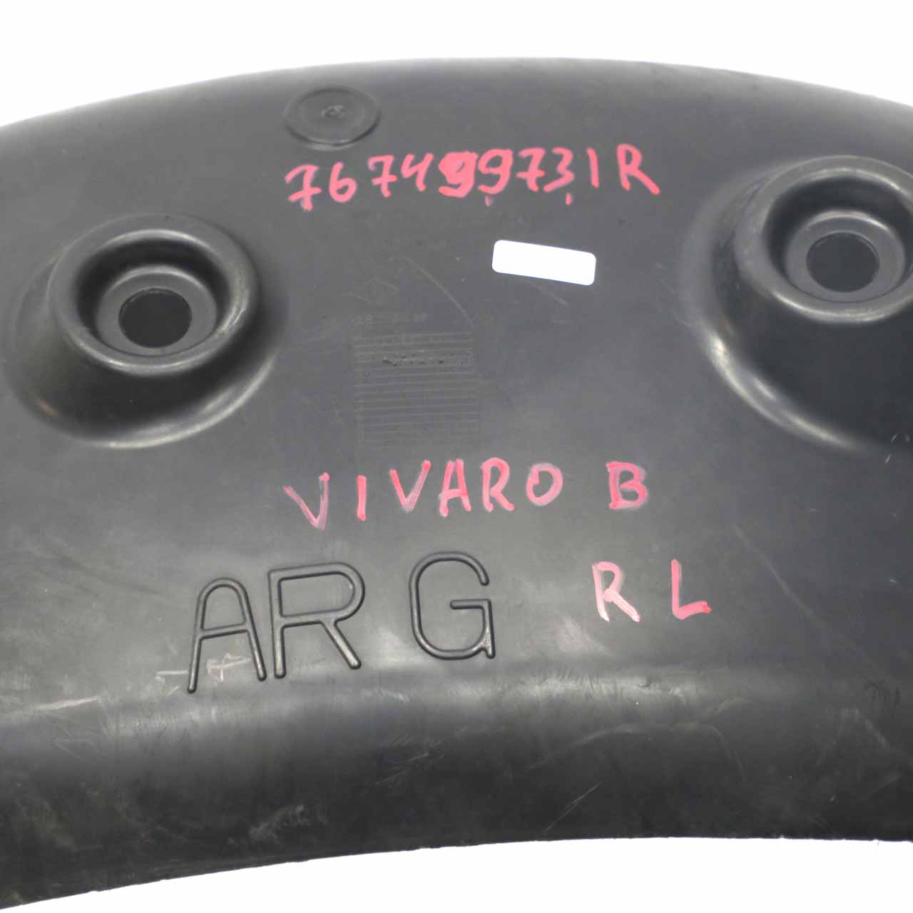 Renault Trafic III Vivaro B Passage de roue arrière gauche Carter 767499731R