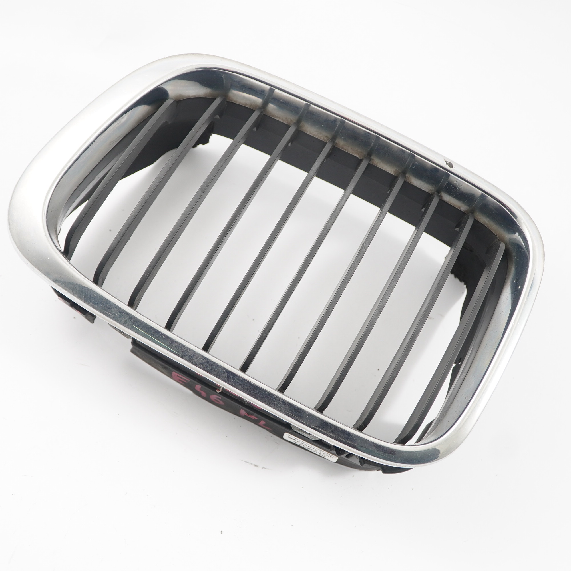 BMW E46 Pare-chocs avant Grille centrale gauche chromée 8208489