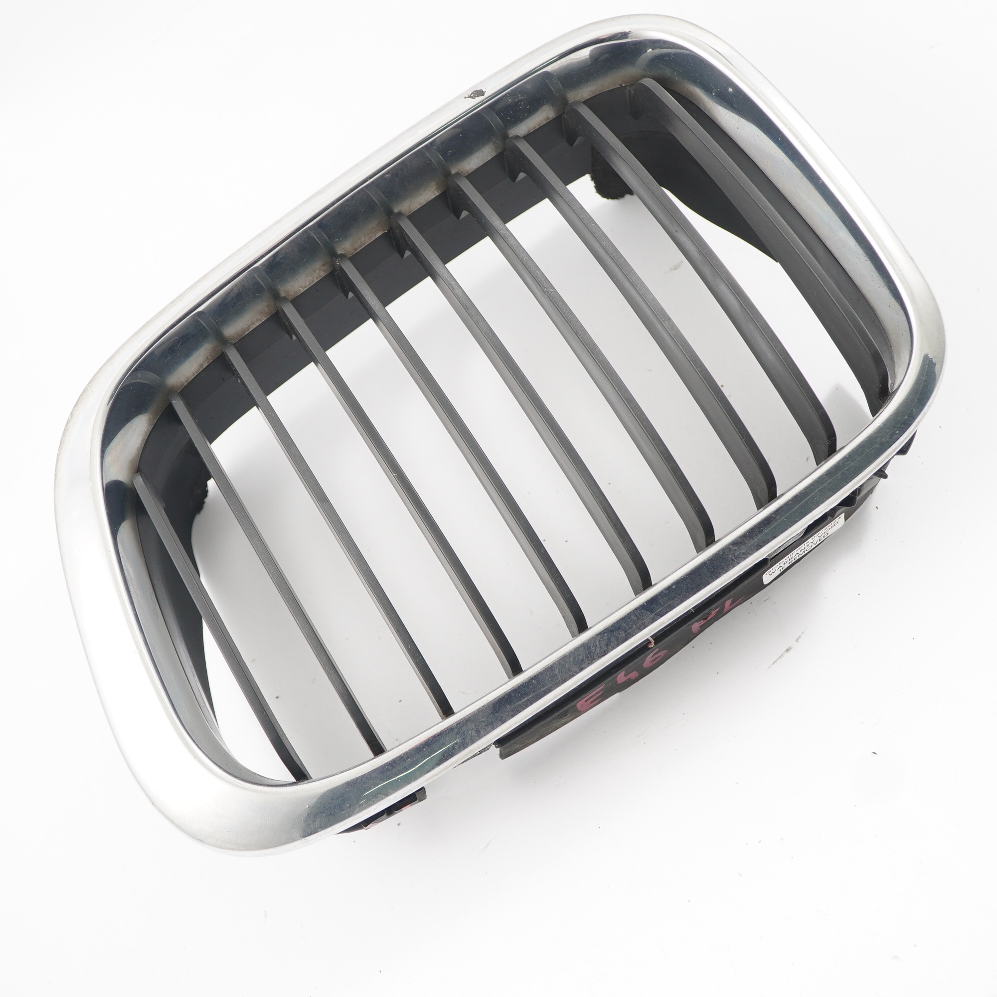 BMW E46 Pare-chocs avant Grille centrale gauche chromée 8208489