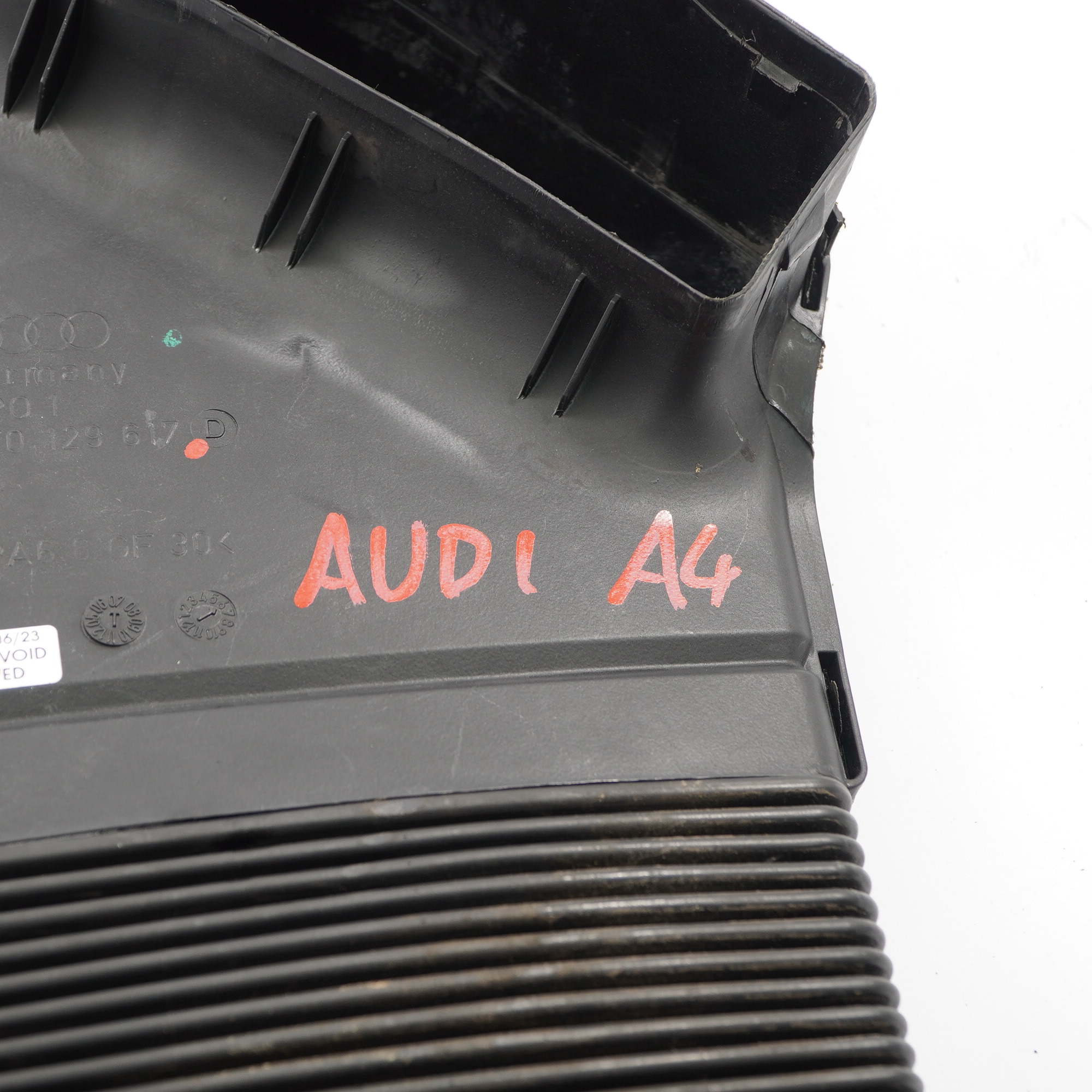 Audi A4 B6 B7 Guide canal d'admission d'air Tuyau de canalisation 8E0129617