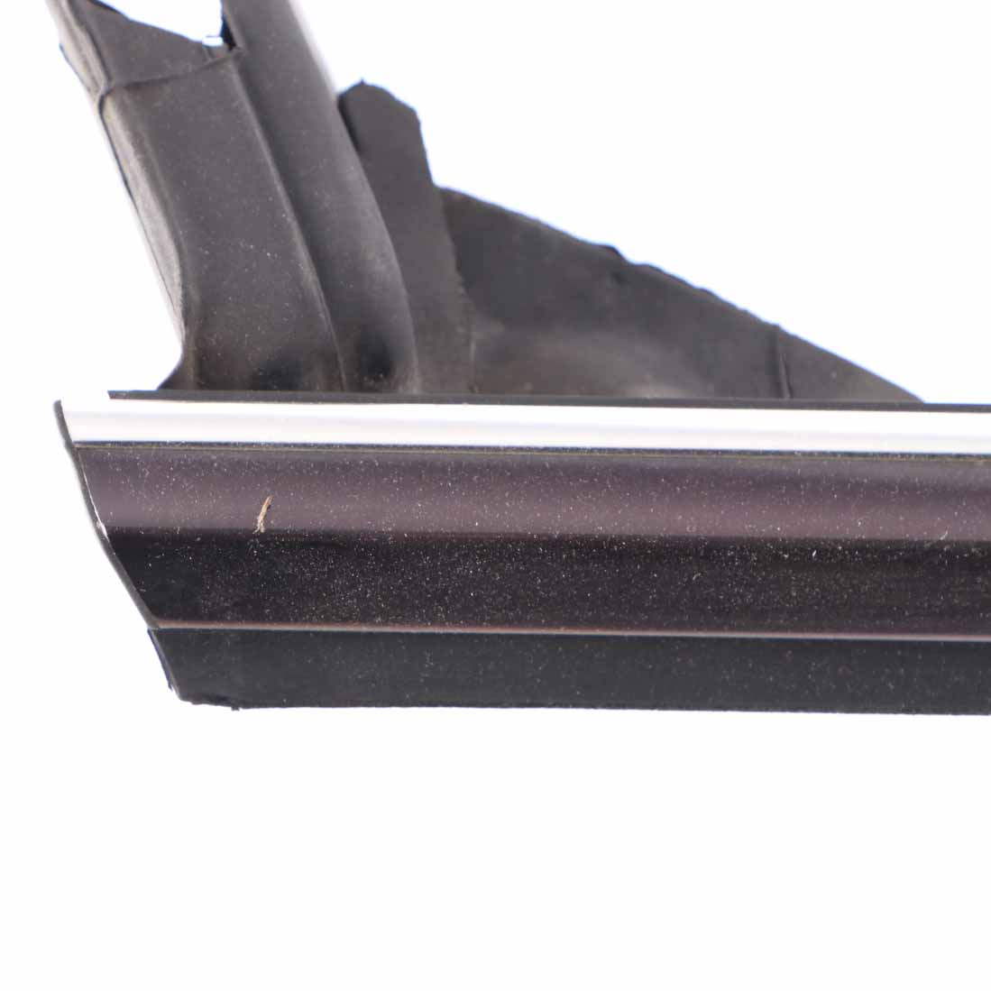 Mercedes W204 Joint d'étanchéité de vitre de portière avant gauche A2047252565