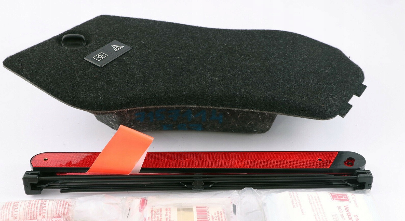 BMW 1 Series E87 Box warning triangle First aid kit Offside Boot Trim Storage