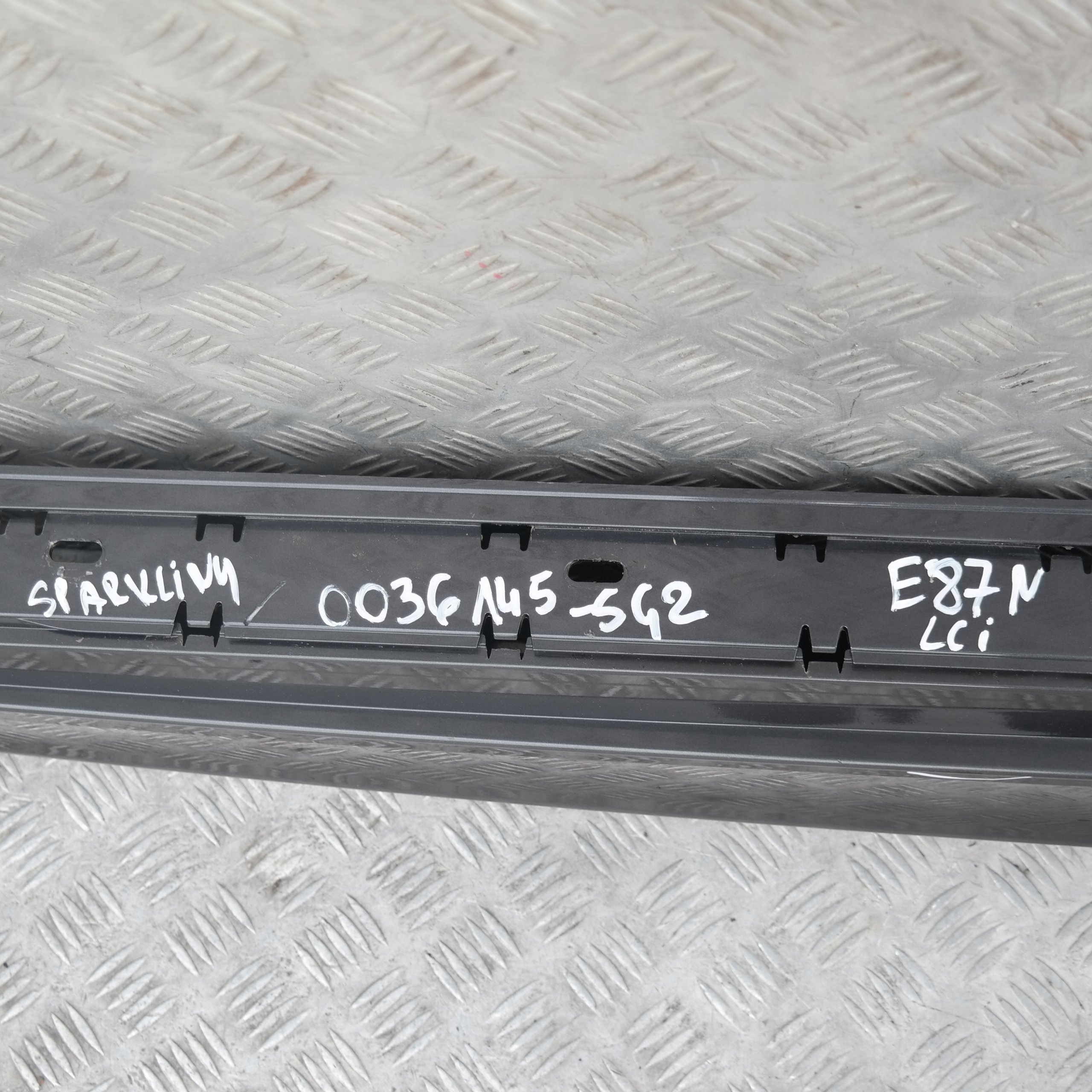 BMW E87 LCI Bas de Porte Couverture Seuil A Gauche Mousseux Graphite Metalique